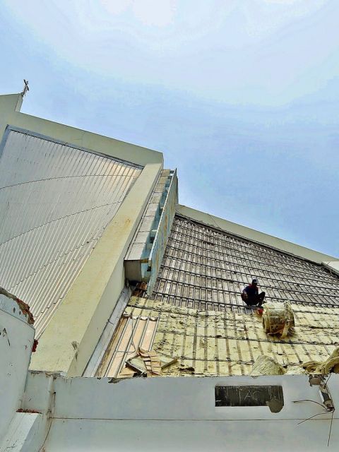 Proses Perobohan Gereja St. Kristoforus