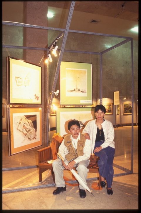 Bagoes Wirjomartono dan Nira Kuntoadji di Pameran Seni Rupa dan Arsitektur, Monumen Nasional, 1995