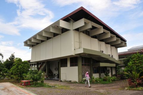 Laboratorium Penelitian Kimia di Jalan Jagir Wonokromo