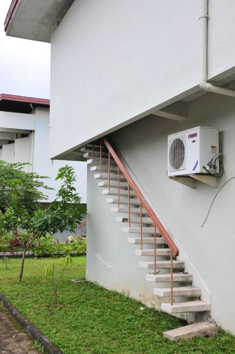 Laboratorium Penelitian Kimia di Jalan Jagir Wonokromo