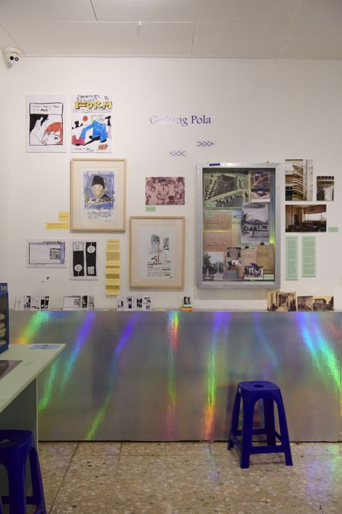 Fragmen Gedung Pola dalam Pameran occupying>modernism