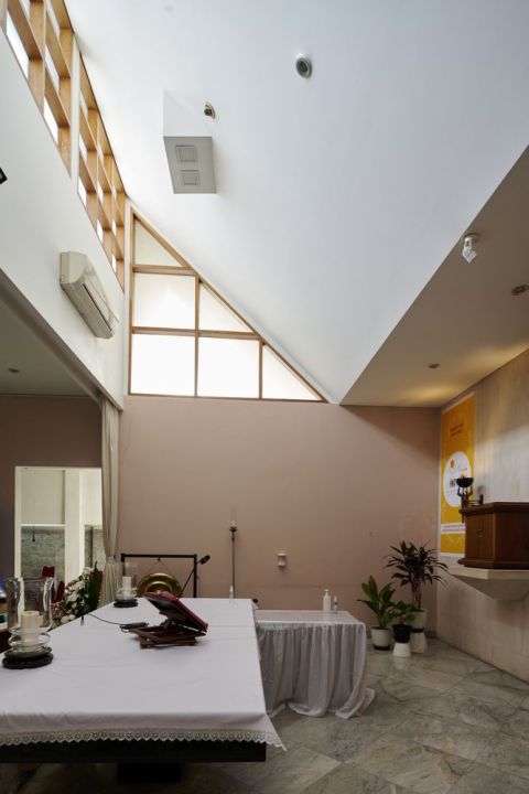 Interior Altar Gereja Maria Bunda Perantara
